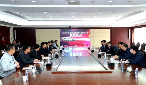 引擎轟鳴，賽車狂飆 “鐵馬”今年十一開賽</br>“車都”將上演現(xiàn)實(shí)版“速度與激情”(圖2)