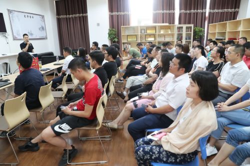 激情六月，第四期“新時(shí)代大講堂”火熱舉行(圖2)