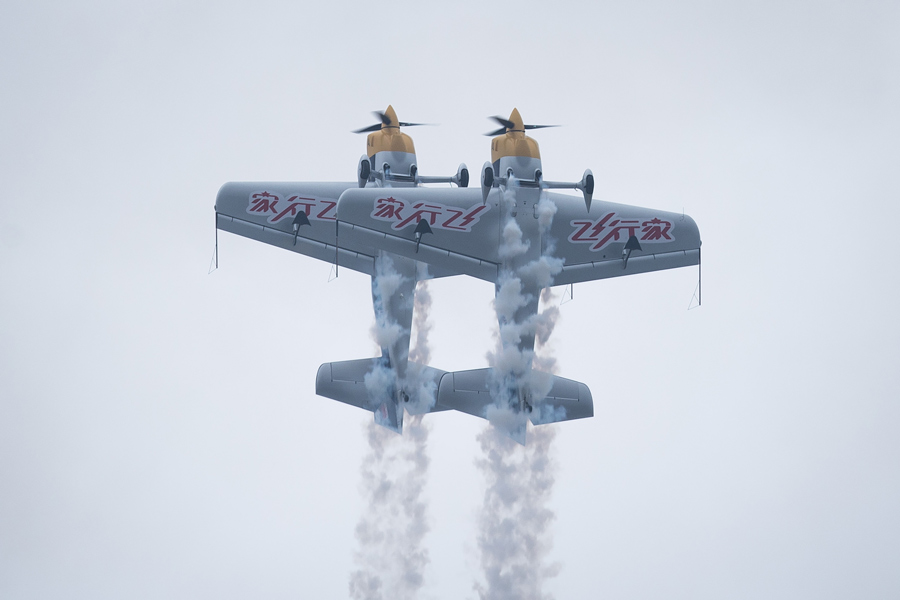 空中F1車都展翅！